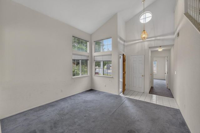 8916 Mandalay Way, Elk Grove, CA 95624