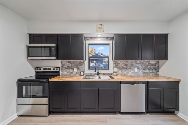 5327 Urbandale Avenue, Des Moines, IA 50310