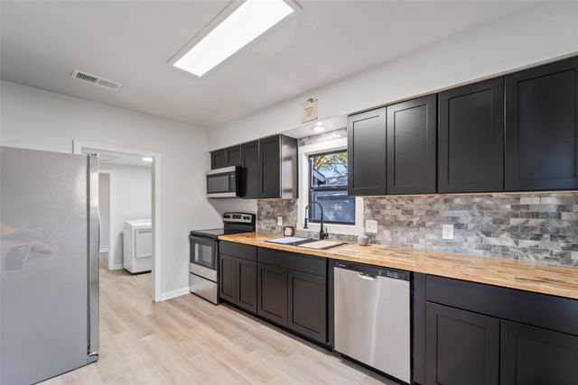 5327 Urbandale Avenue, Des Moines, IA 50310