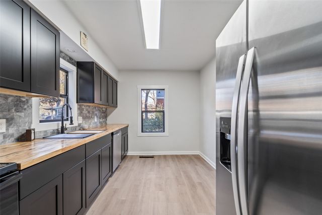 5327 Urbandale Avenue, Des Moines, IA 50310