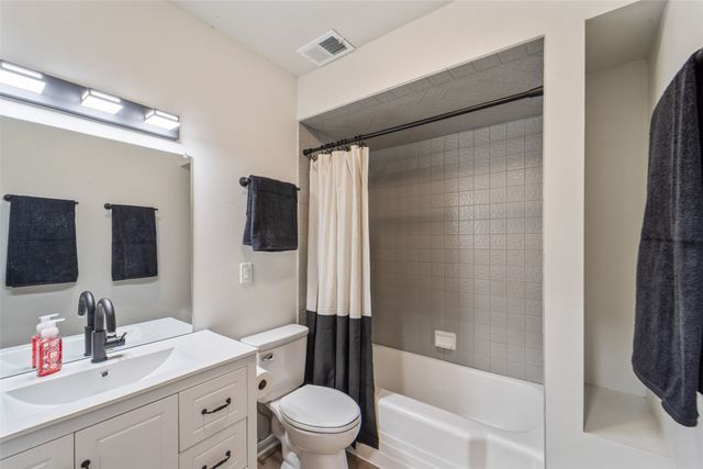 5327 Urbandale Avenue, Des Moines, IA 50310