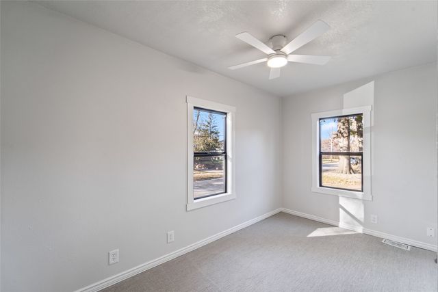 5327 Urbandale Avenue, Des Moines, IA 50310