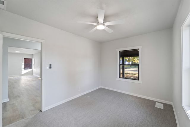 5327 Urbandale Avenue, Des Moines, IA 50310