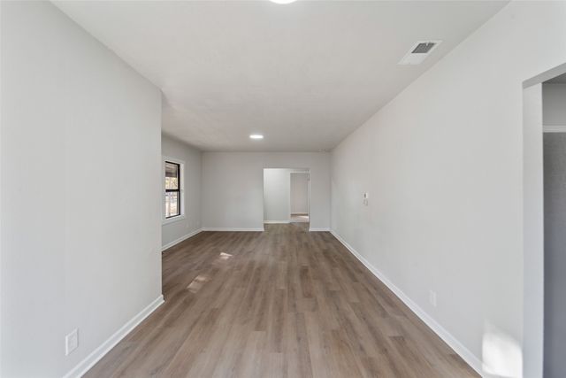 5327 Urbandale Avenue, Des Moines, IA 50310