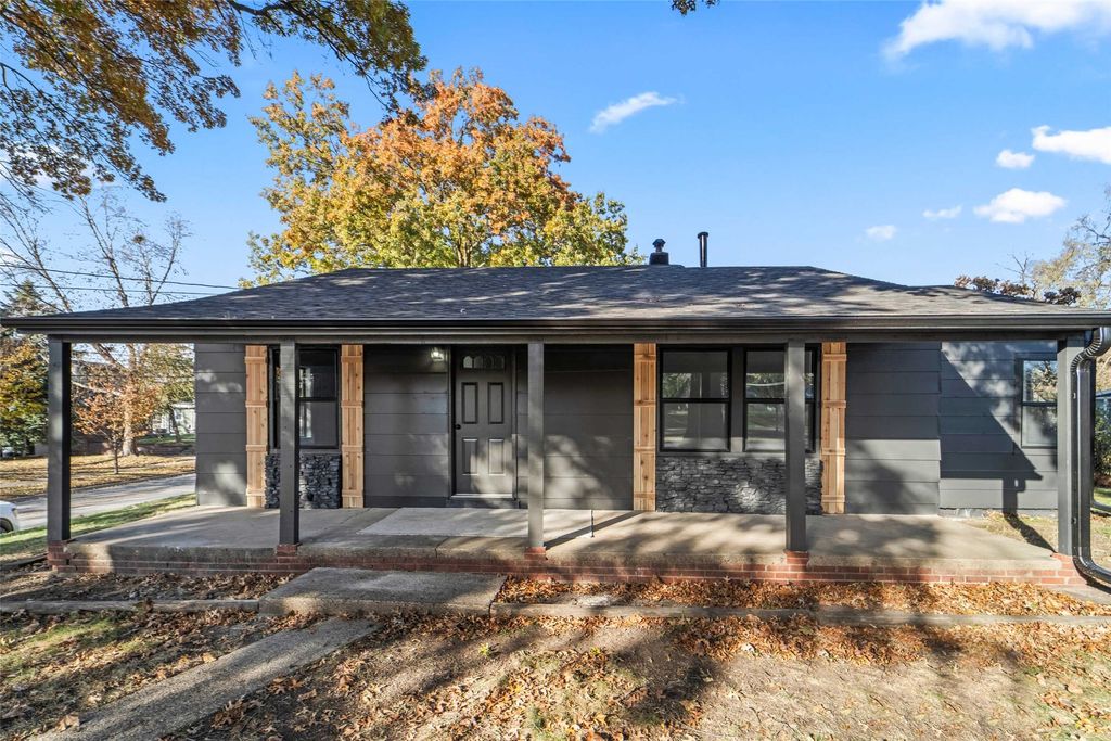 5327 Urbandale Avenue, Des Moines, IA 50310