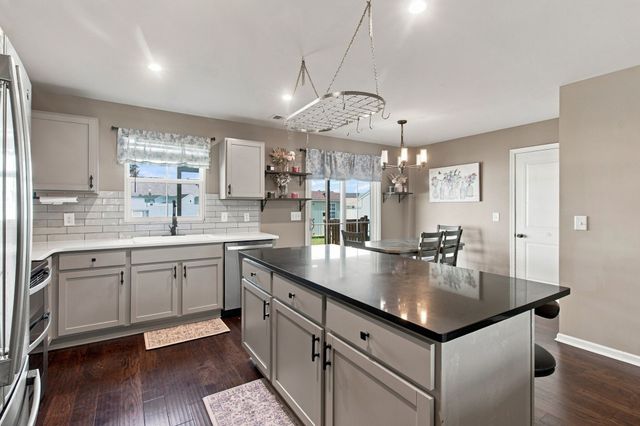 5567 Compass Way, Christiana, TN 37037