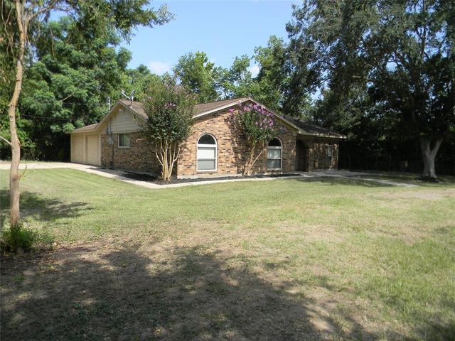 1710 S Cherry Street, Tomball, TX 77375