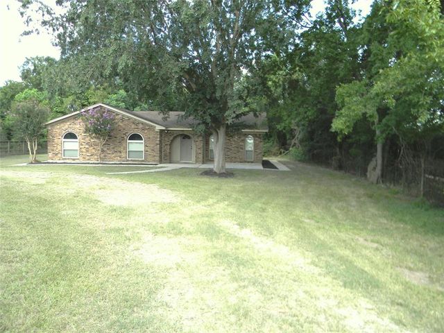 1710 S Cherry Street, Tomball, TX 77375