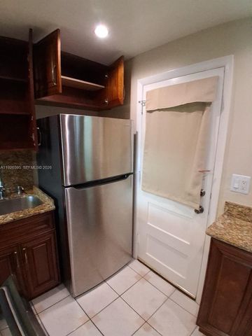 2905 Point East Drive L302, Aventura, FL 33160