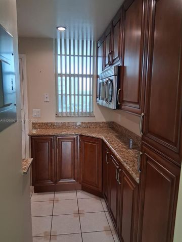 2905 Point East Drive L302, Aventura, FL 33160