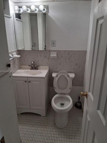 2905 Point East Drive L302, Aventura, FL 33160