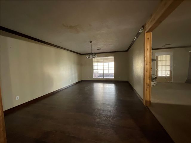 1672 Fm 318, Hallettsville, TX 77964