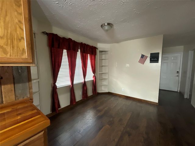 1672 Fm 318, Hallettsville, TX 77964