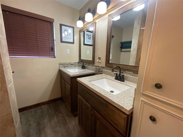 1672 Fm 318, Hallettsville, TX 77964