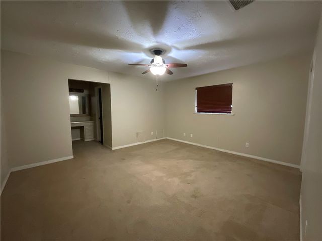 1672 Fm 318, Hallettsville, TX 77964