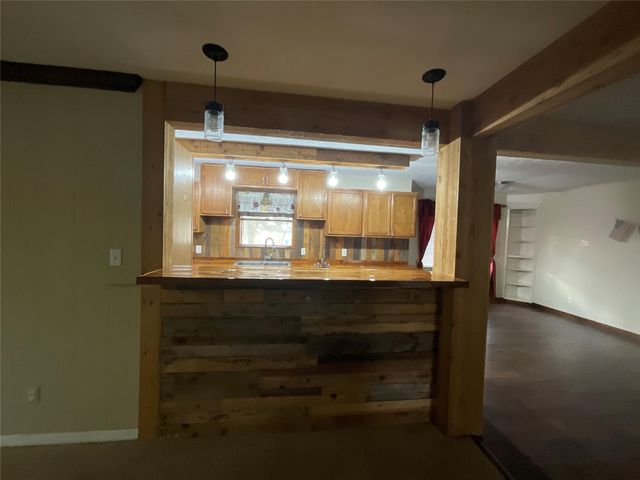 1672 Fm 318, Hallettsville, TX 77964