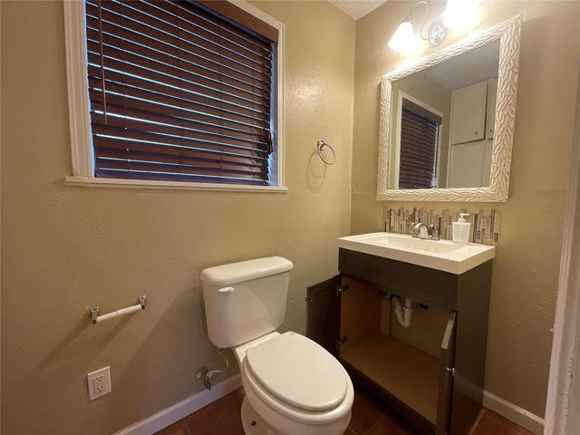 1672 Fm 318, Hallettsville, TX 77964