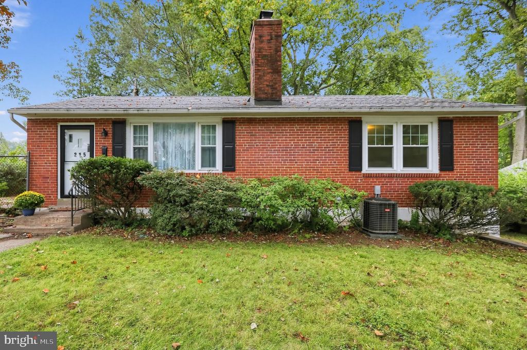 215 PARKVIEW DR, BROOMALL, PA 19008 — photo 4