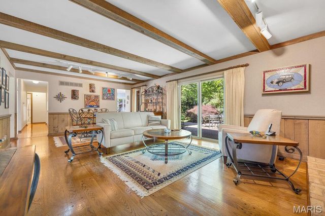 1 Huntleigh Trails Lane, St Louis, MO 63131