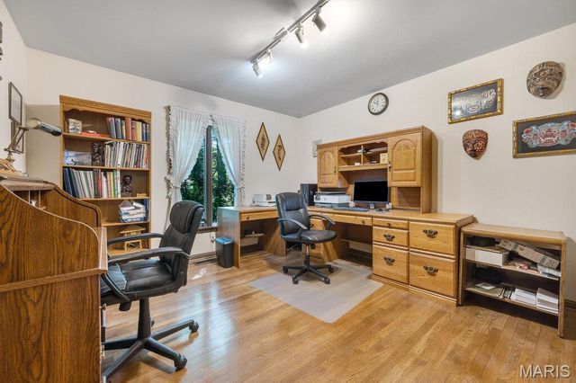 1 Huntleigh Trails Lane, St Louis, MO 63131