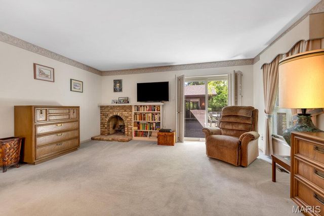 1 Huntleigh Trails Lane, St Louis, MO 63131