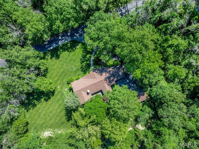 1 Huntleigh Trails Lane, St Louis, MO 63131
