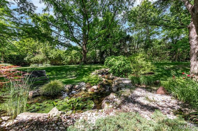 1 Huntleigh Trails Lane, St Louis, MO 63131