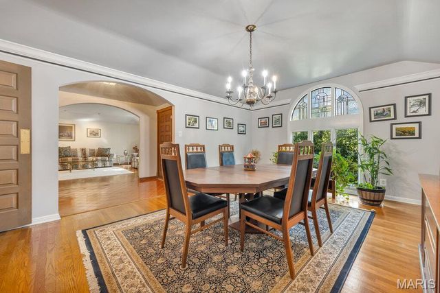 1 Huntleigh Trails Lane, St Louis, MO 63131