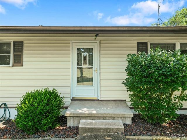 4235 Highway 50, Leslie, MO 63056