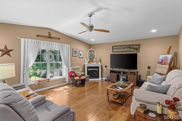 4235 Highway 50, Leslie, MO 63056