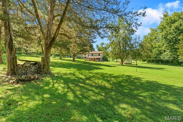 4235 Highway 50, Leslie, MO 63056
