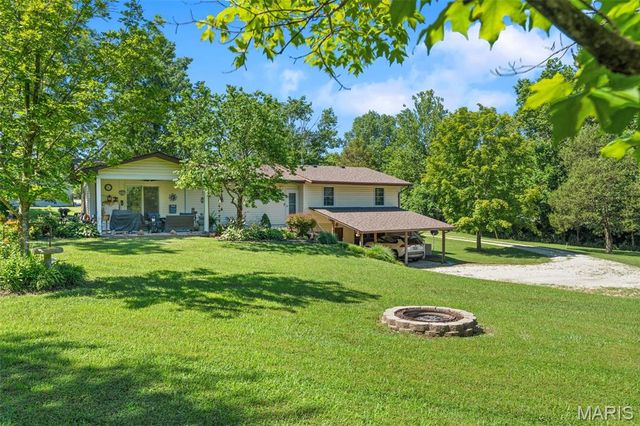 4235 Highway 50, Leslie, MO 63056