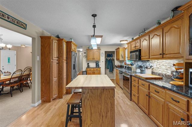4235 Highway 50, Leslie, MO 63056