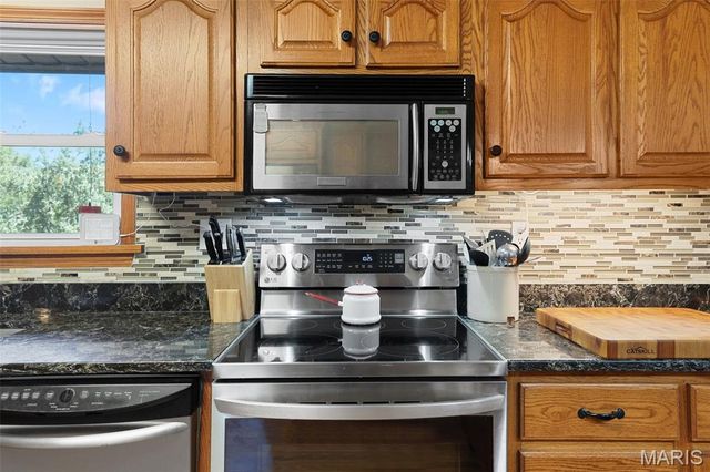 4235 Highway 50, Leslie, MO 63056