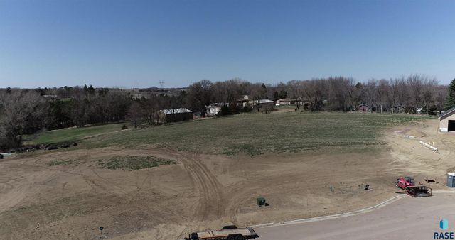 1005 N Foxtail Cir Circle, Sioux Falls, SD 57110