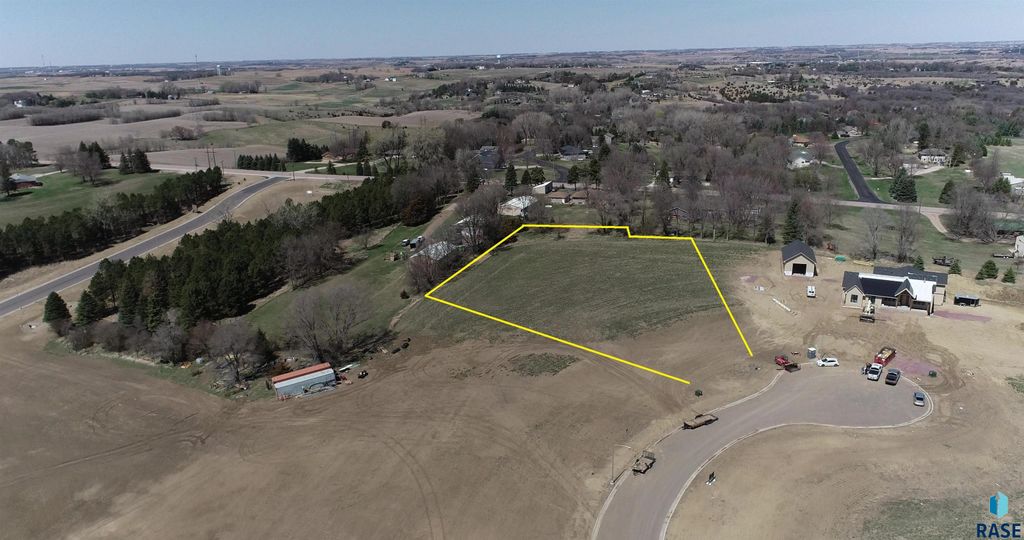 1005 N Foxtail Cir Circle, Sioux Falls, SD 57110