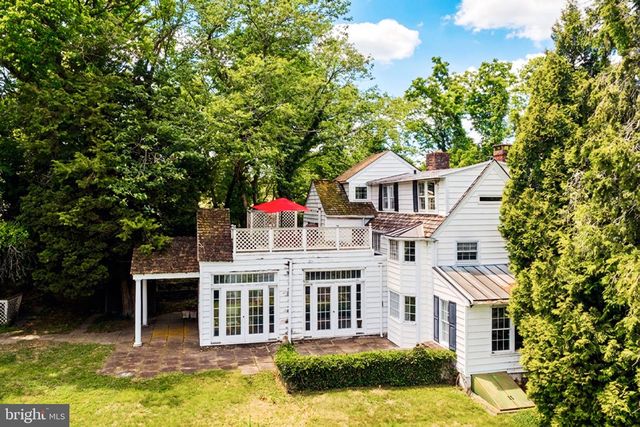 2462 N RIVER RD, New Hope, PA 18938