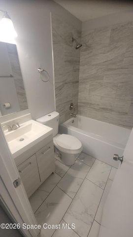 737 Geoffrey Avenue SW, Palm Bay, FL 32908