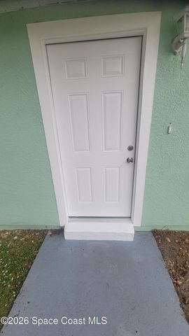 737 Geoffrey Avenue SW, Palm Bay, FL 32908