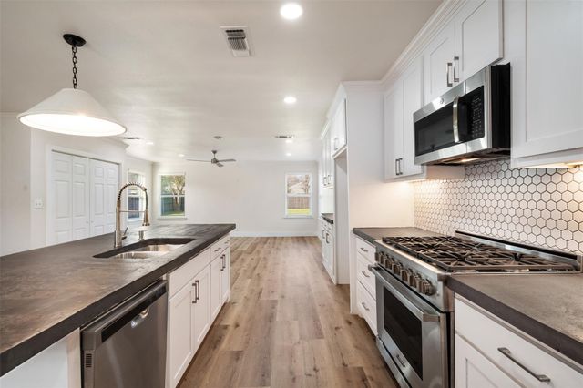 4024 Carolyn Road, Fort Worth, TX 76109