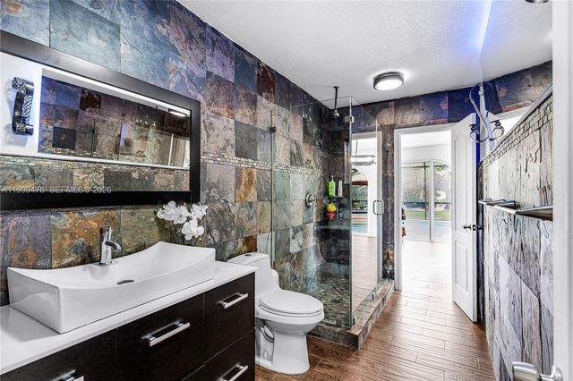 18851 SW 218th St, Miami, FL 33170