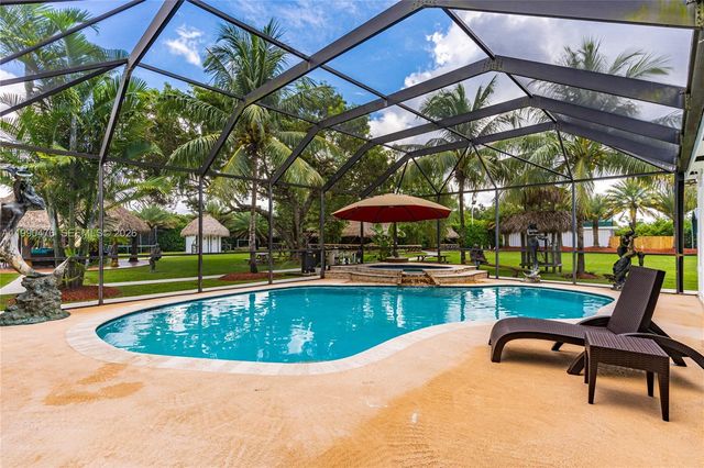 18851 SW 218th St, Miami, FL 33170