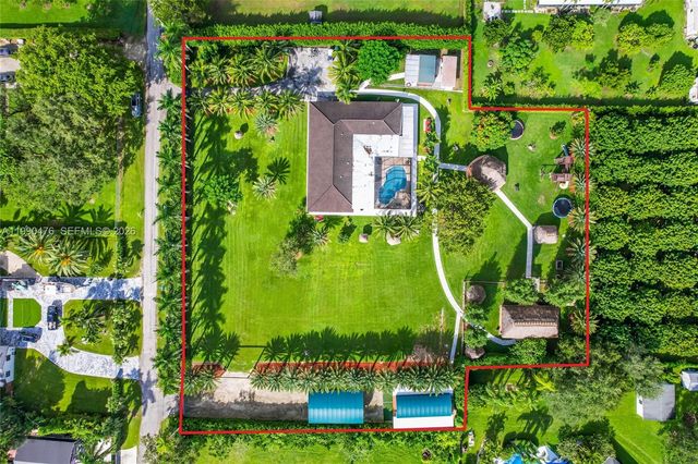 18851 SW 218th St, Miami, FL 33170