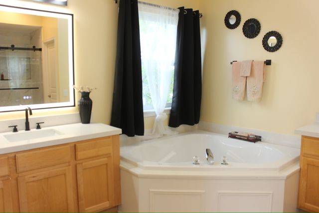 4740 Whitehall Court, Algonquin, IL 60102