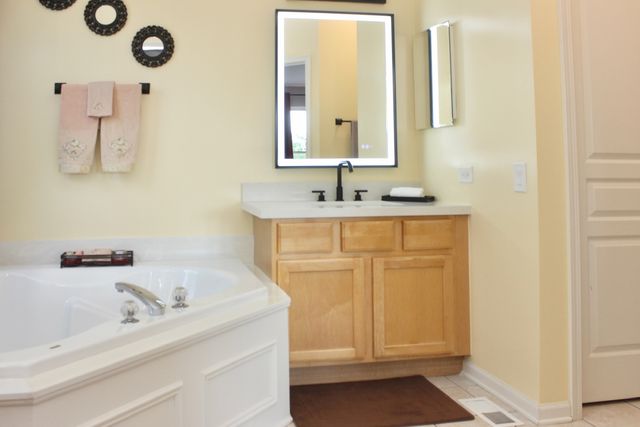 4740 Whitehall Court, Algonquin, IL 60102