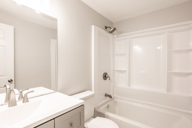 4137 Flamingo East Drive, Indianapolis, IN 46226