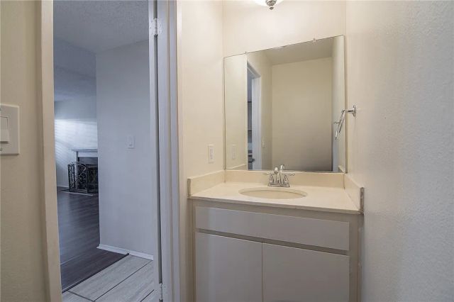 27064 Crossglade, Canyon Country, CA 91351