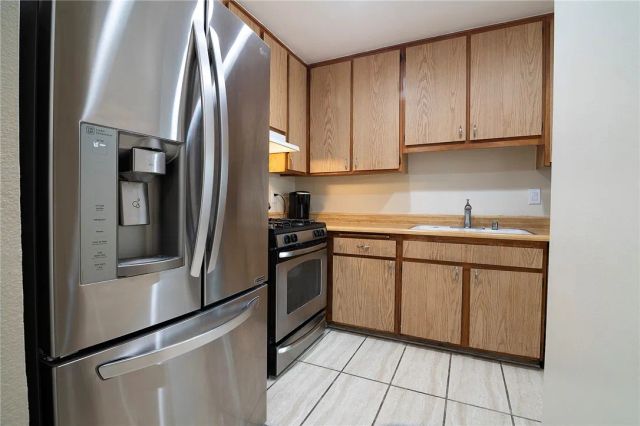 27064 Crossglade, Canyon Country, CA 91351