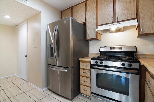 27064 Crossglade, Canyon Country, CA 91351