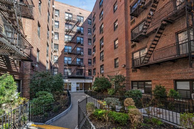 132-35 Sanford Avenue 613, Flushing, NY 11355